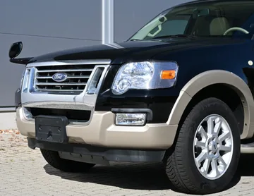 Ford Explorer V8 Eddie Bauer 4WD | Schwarz – Bild 4
