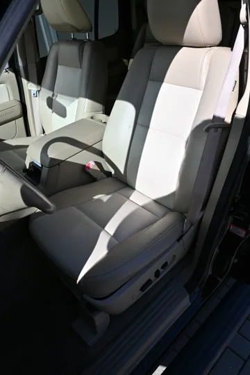 Ford Explorer V8 Eddie Bauer 4WD | Schwarz – Bild 19