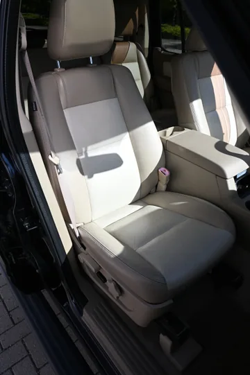 Ford Explorer V8 Eddie Bauer 4WD | Schwarz – Bild 15