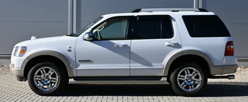 Ford Explorer V8 Eddie Bauer 4WD | Weiß – Bild 3