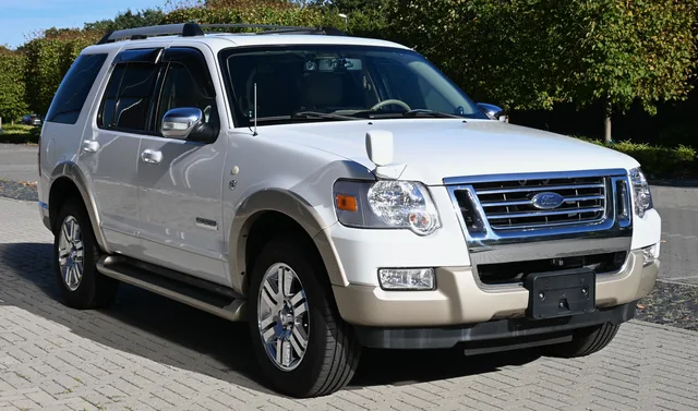 Ford Explorer V8 Eddie Bauer 4WD | Weiß