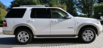 Ford Explorer V8 Eddie Bauer 4WD | Weiß – Bild 4