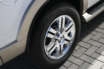 Ford Explorer V8 Eddie Bauer 4WD | Weiß – Bild 9