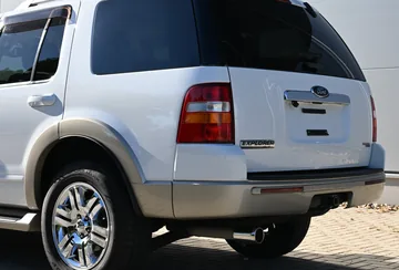 Ford Explorer V8 Eddie Bauer 4WD | Weiß – Bild 7