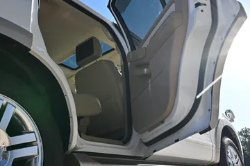 Ford Explorer V8 Eddie Bauer 4WD | Weiß – Bild 23