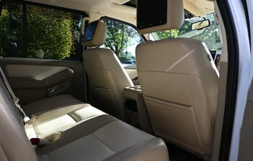 Ford Explorer V8 Eddie Bauer 4WD | Weiß – Bild 15